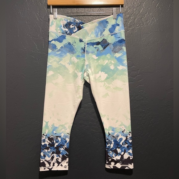 Fabletics Capri Leggings - Picture 1 of 4